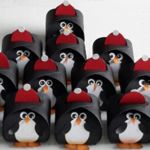 Curvy Keepsake Gift Box Pinguin2