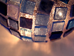 Leuchtkugel-Mosaik-blau-3-Detail.jpg